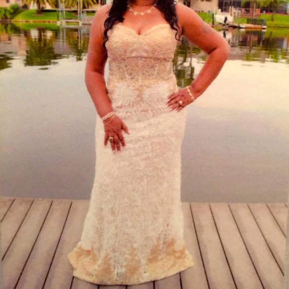 Royal Queen Collection 7458 Wedding Dress 🌹💍 - Picture 8 of 11